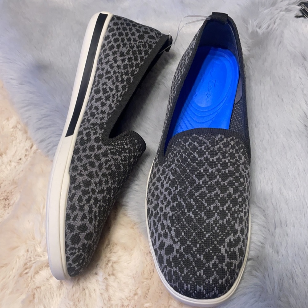 NEW Gel sole Sneakers so comfortable AMAZING soft insole 8 1/2 NEW